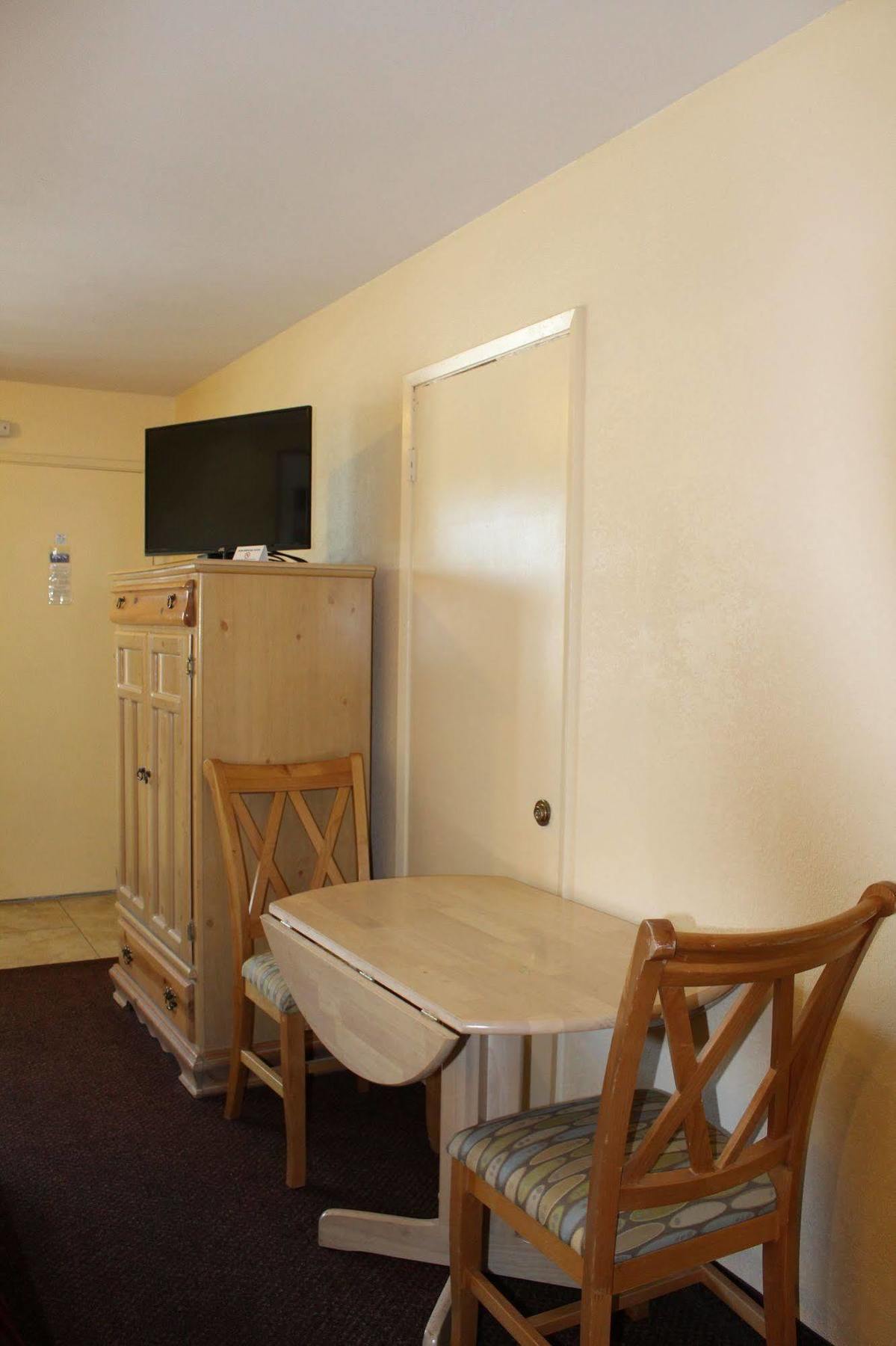Beachway Inn Arroyo Grande Exterior photo