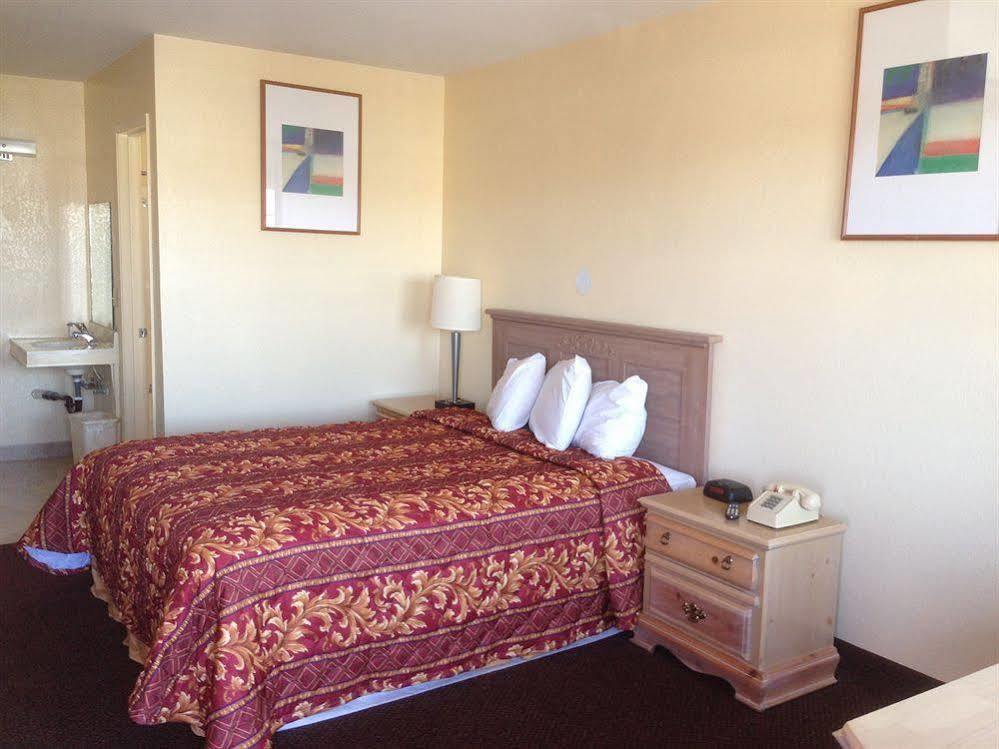 Beachway Inn Arroyo Grande Exterior photo